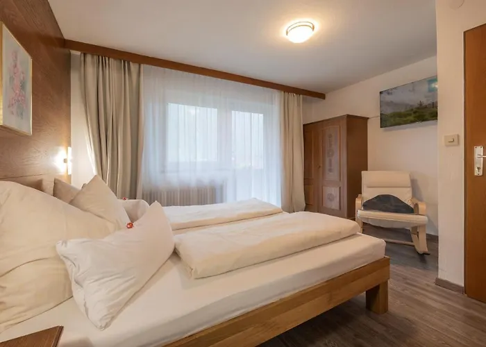 Steinadler Bed & Breakfast 4*